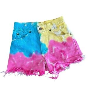 Tie Dye Levi’s shorts